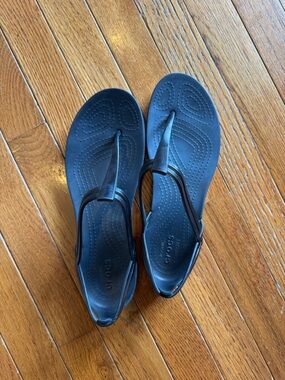 CROCS Women's Black Thong Sandals